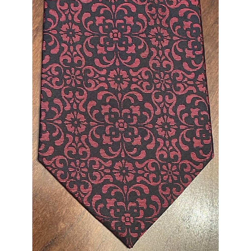 Express Design Studio Red Black 100% Silk Men’s Neck Tie Made In China